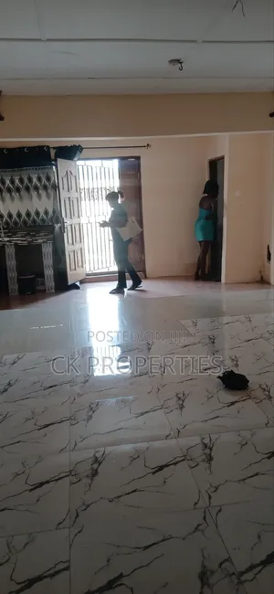 Mini Flat in Pillar 2 for rent