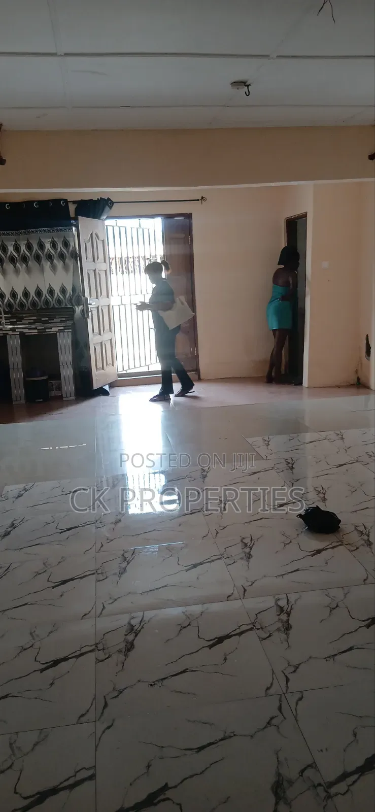 Mini Flat in Pillar 2 for rent