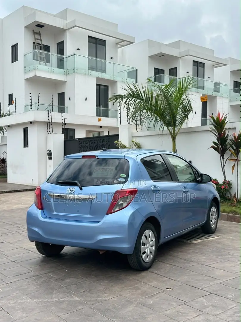 Toyota Vitz 2014 Blue
