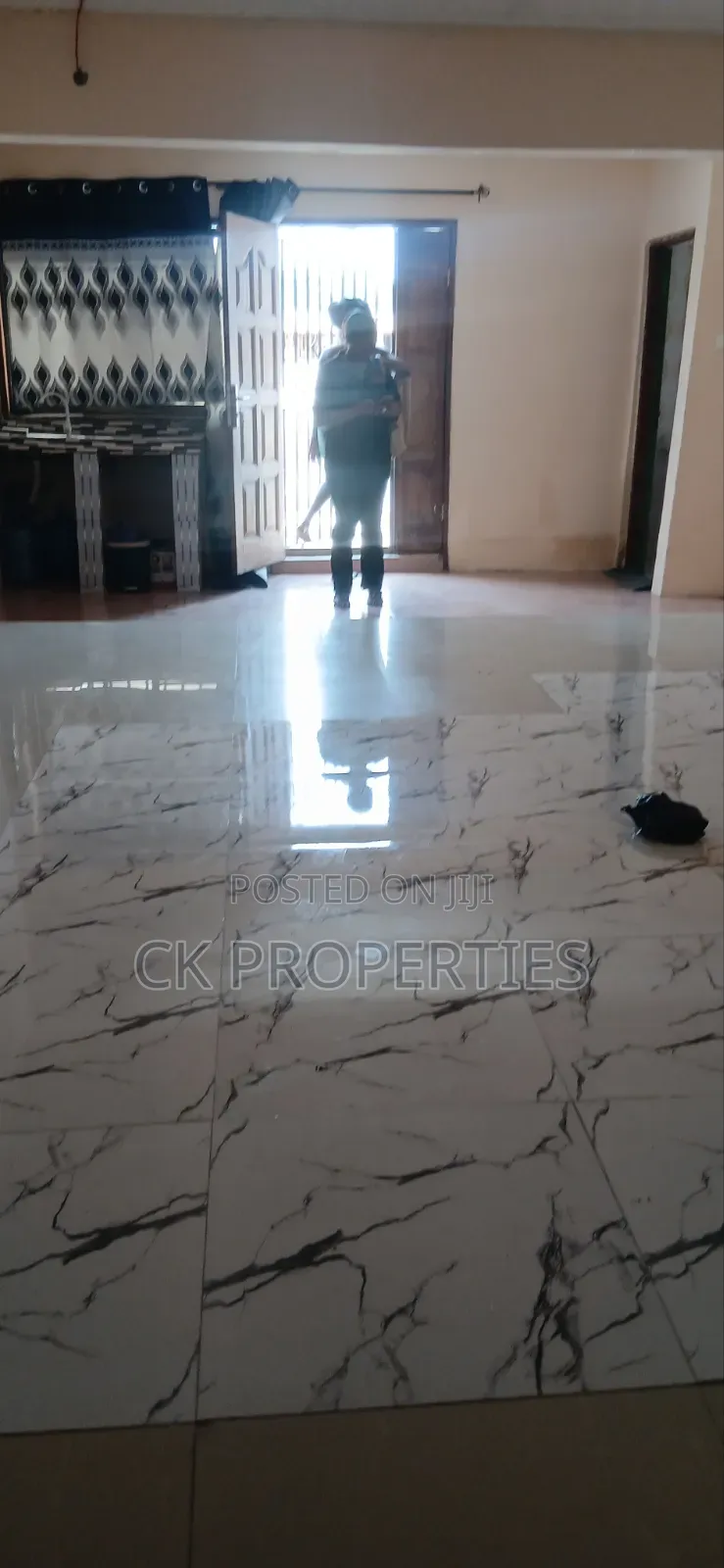 Mini Flat in Pillar 2 for rent