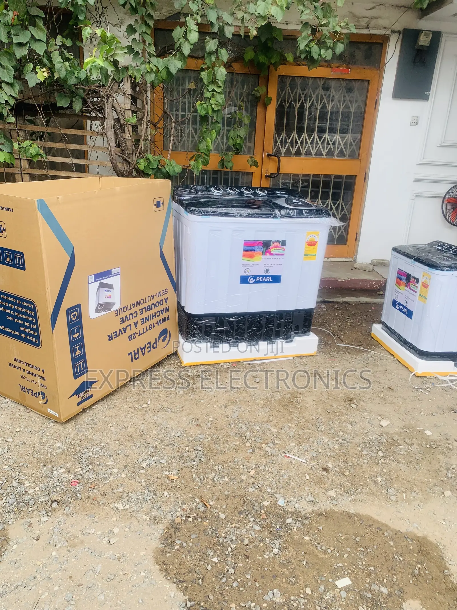 Ultra Modern Sleek Pearl 18Kg Topload Twintub Semi Automatic