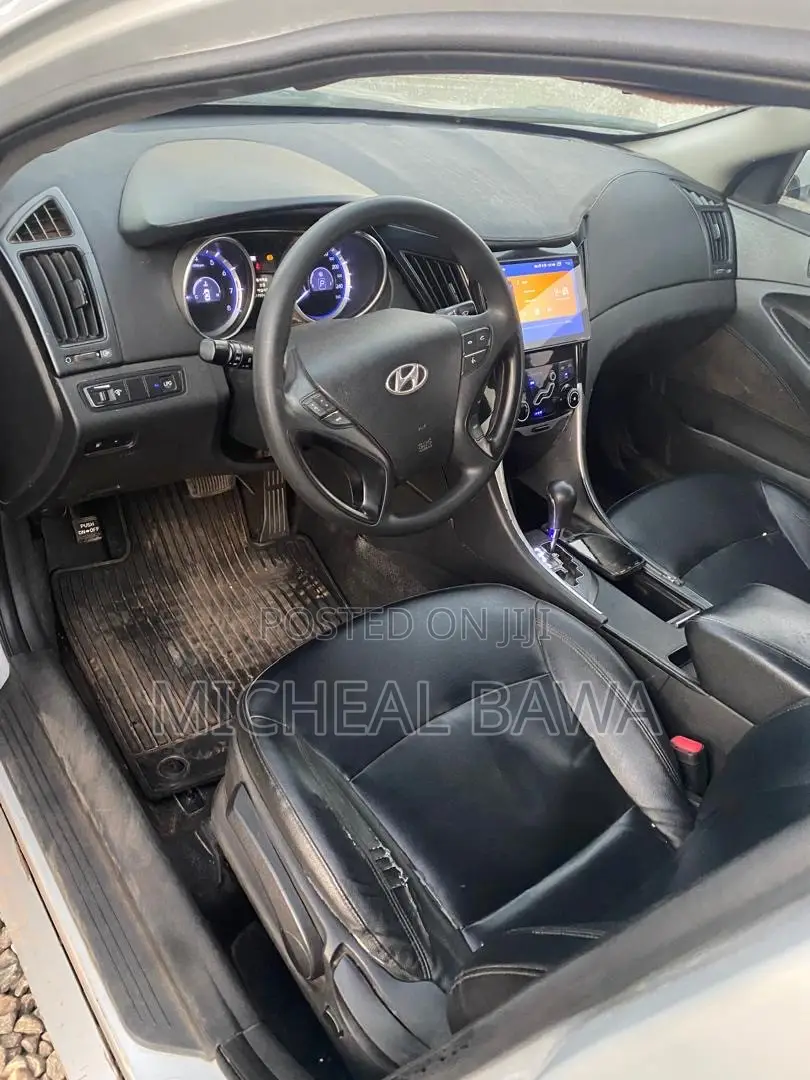 Hyundai Sonata Limited 2.0T Sedan (2.0L 4cyl 6A) 2012 Silver
