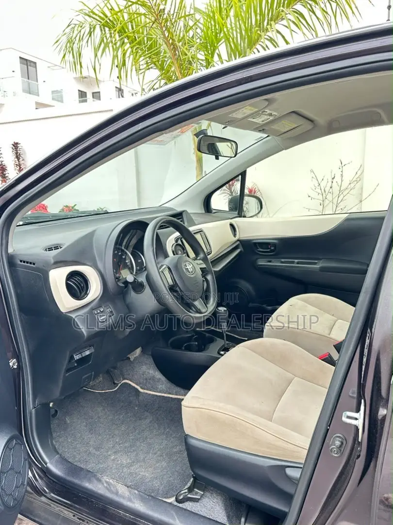 Toyota Vitz 2012 Black
