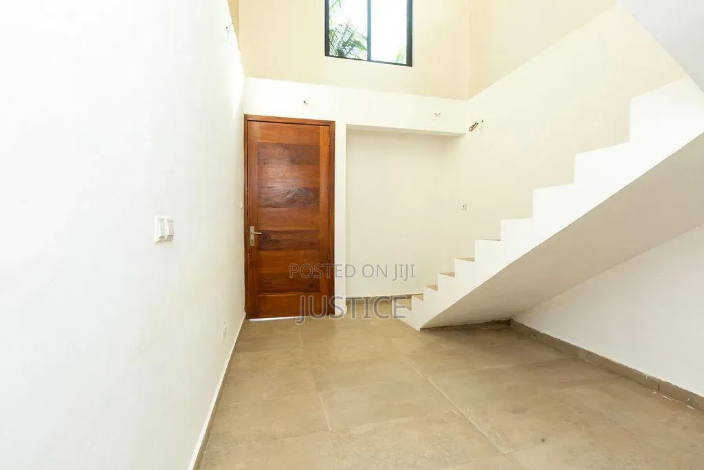 4bdrm House in Tema Mataheko, Community 25 for rent