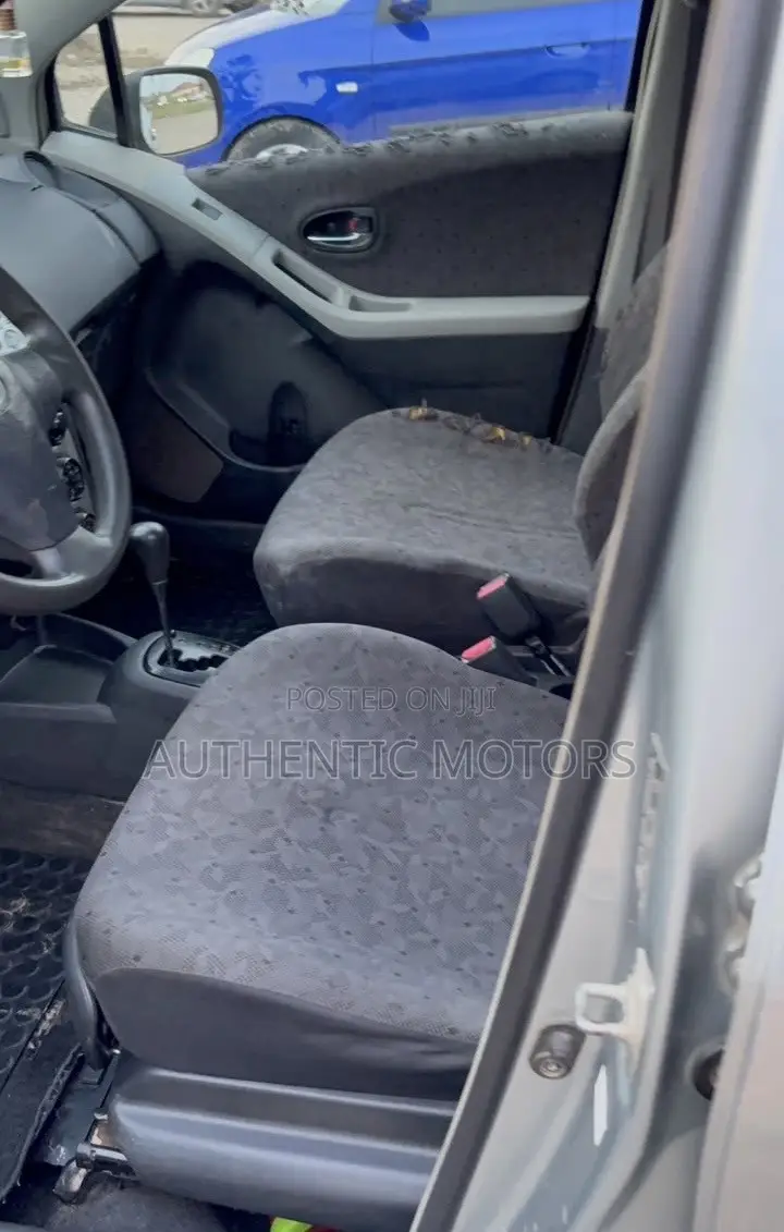 Toyota Vitz 2010 Gray