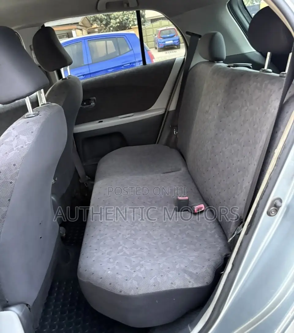 Toyota Vitz 2010 Gray