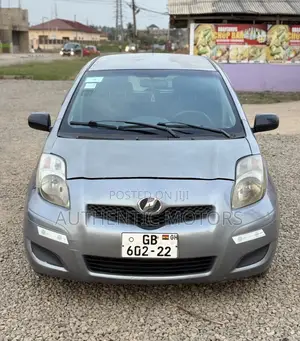 Toyota Vitz 2010 Gray