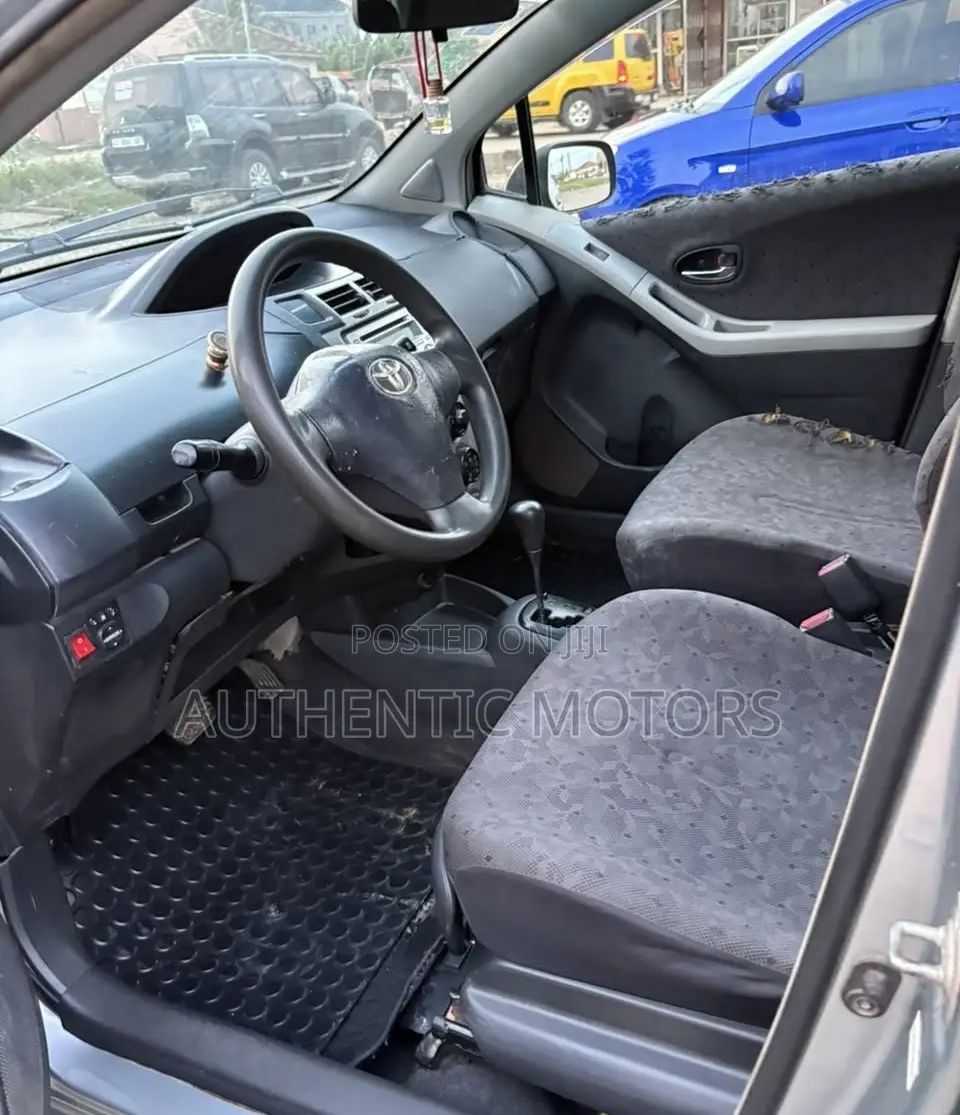 Toyota Vitz 2010 Gray