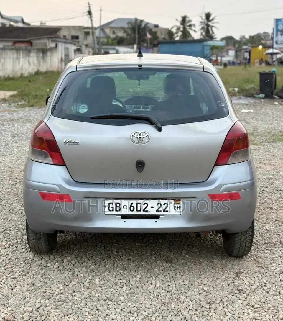 Toyota Vitz 2010 Gray