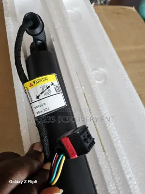 Kia Sorento 2016/2017 Electronic Boot Shocks