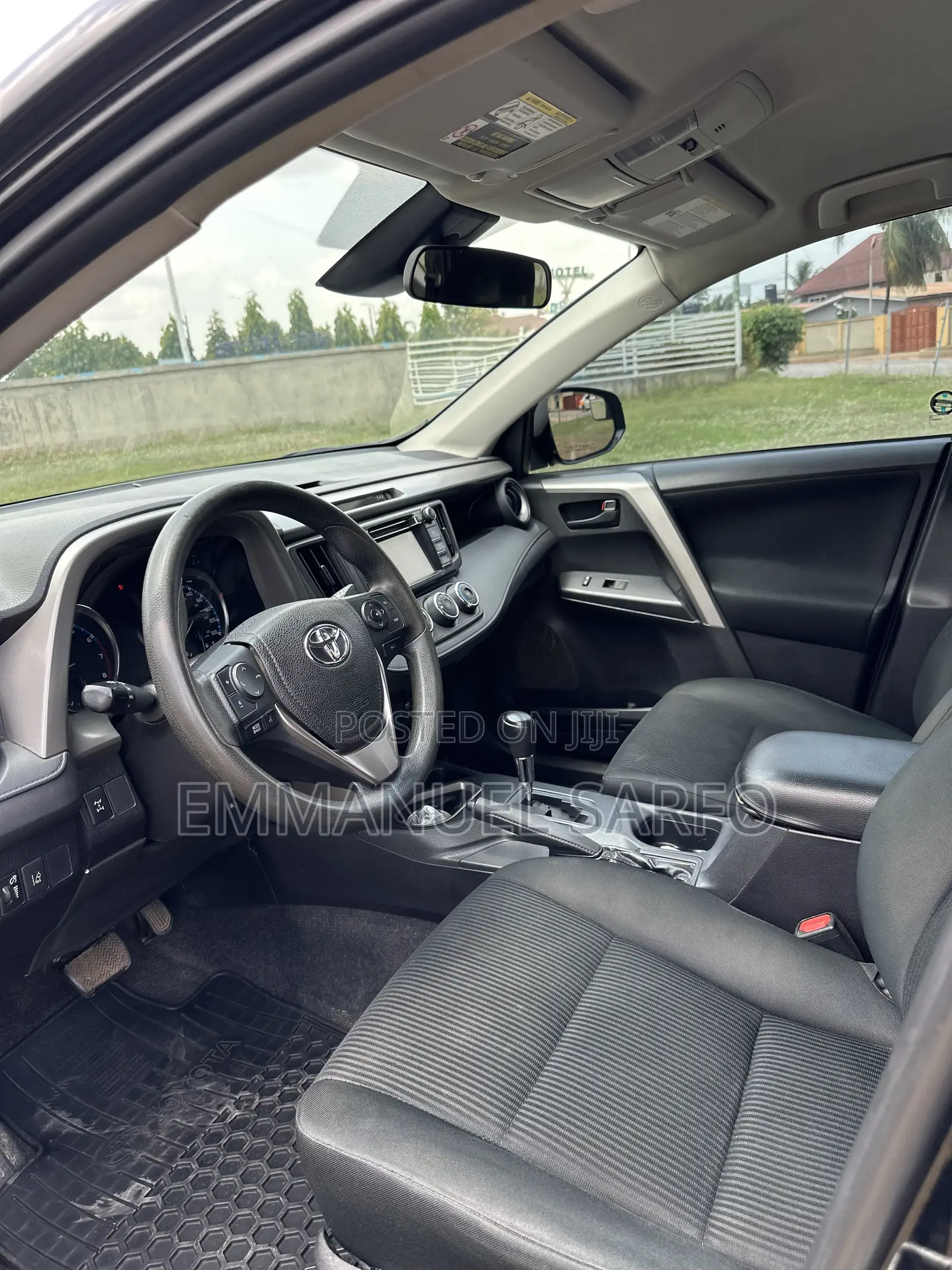 Toyota RAV4 LE 4dr SUV AWD (2.5L 4cyl 6A) 2018 Black