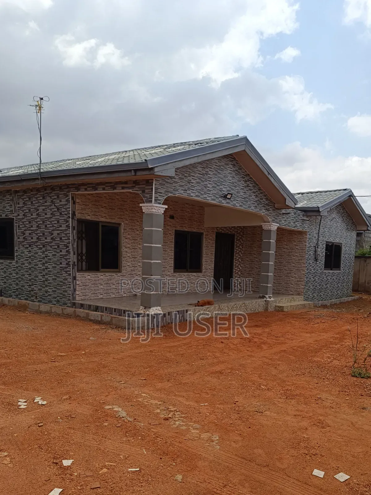 9bdrm House in New Land Estate, Peace Clinic Area for sale