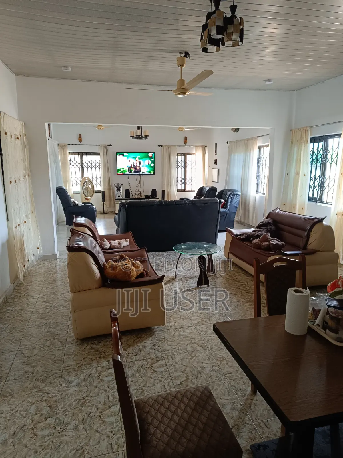 9bdrm House in New Land Estate, Peace Clinic Area for sale