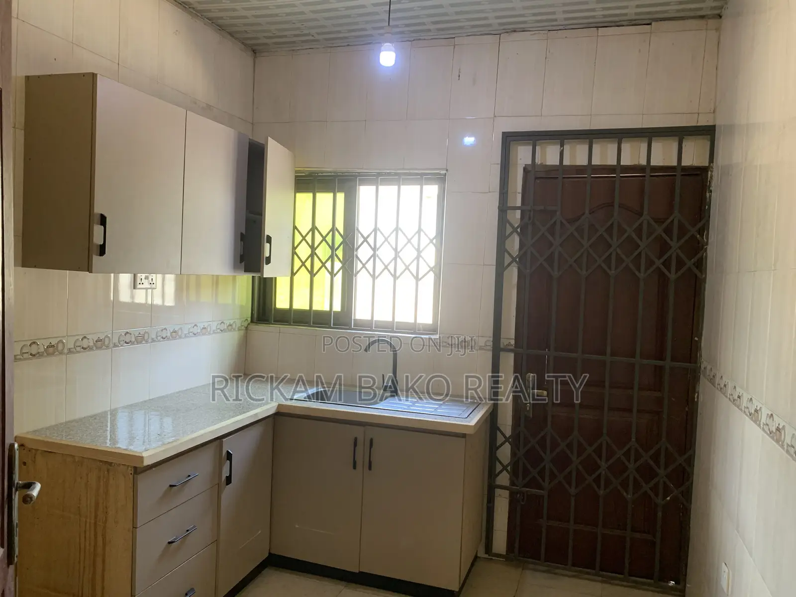 3bdrm House in Tema Metropolitan for rent