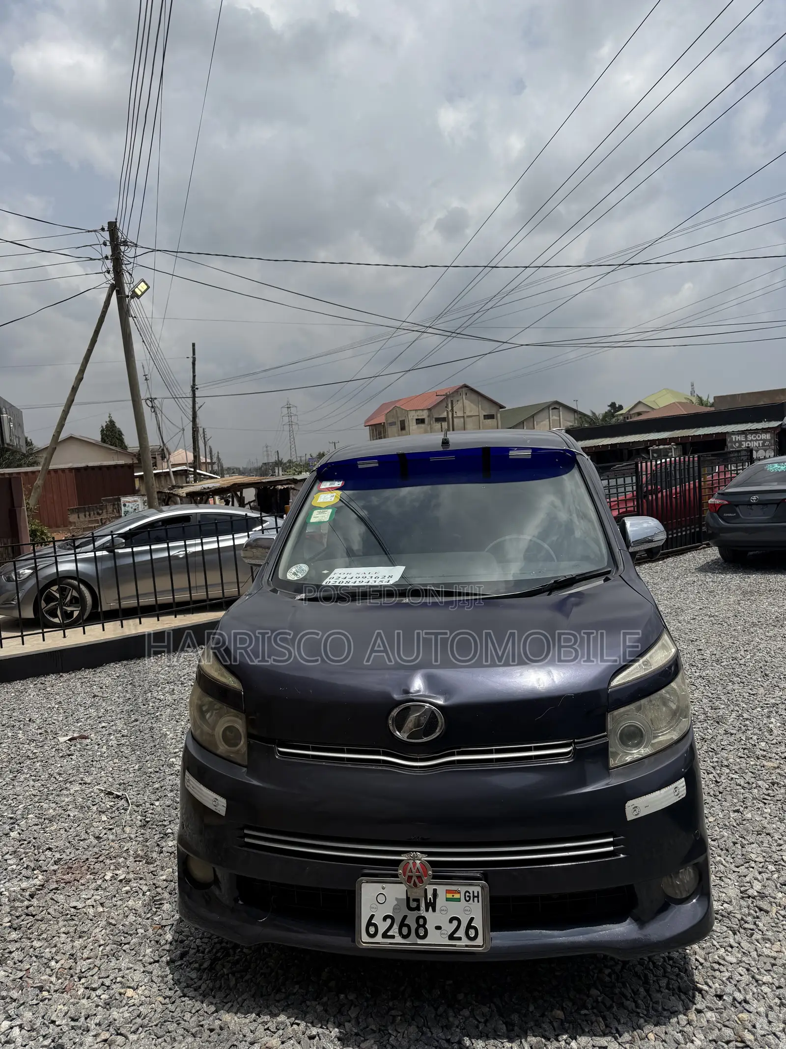 Toyota Voxy V 4WD 8-Seater 2013 Gray