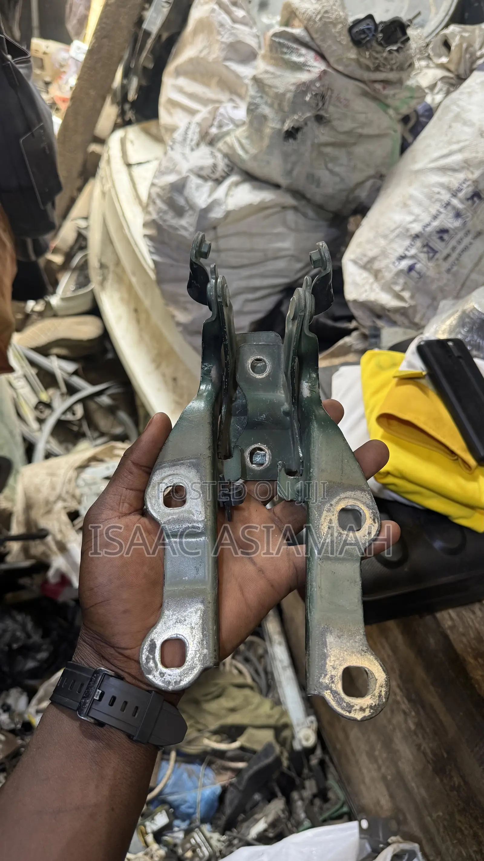 Chevrolet 2011,2012,2013,2014,2015,2016 Bonnet Hinge / Inches