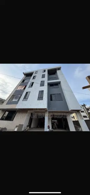 Commercial Spaces Available for Rent in Sakumono Close to the Road.