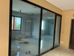 Commercial Spaces Available for Rent in Sakumono Close to the Road.