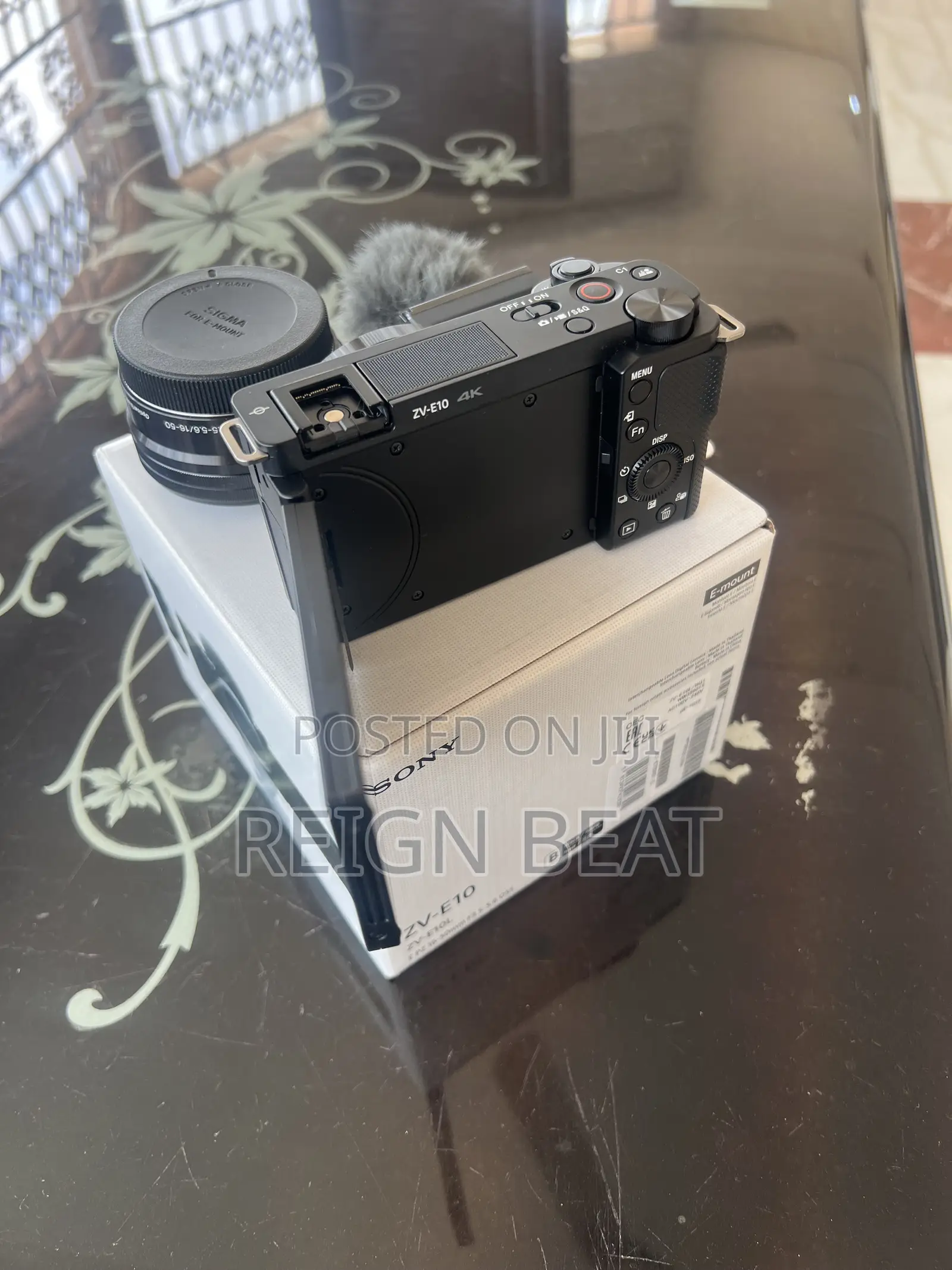 Sony ZV-E10L Mirrorless Vlog Camera With 16-50mm Lens