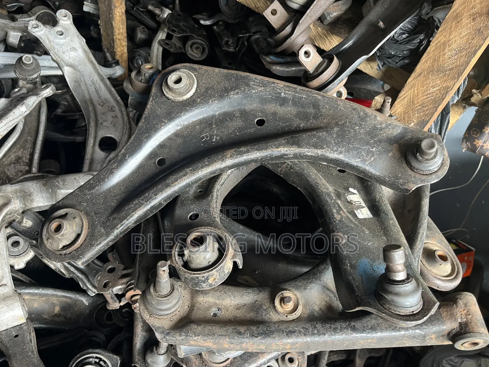 Nissan Roque Lower Arm