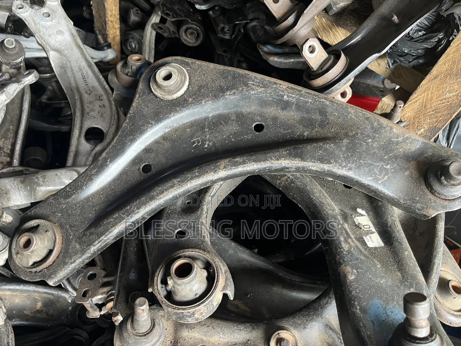 Nissan Roque Lower Arm