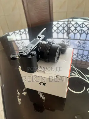 Sony ZV-E10L Mirrorless Vlog Camera With 16-50mm Lens