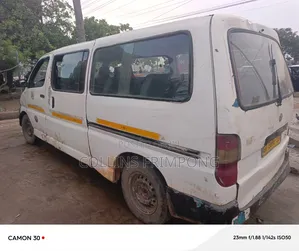 Toyota HiAce 2002 White