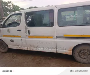 Toyota HiAce 2002 White