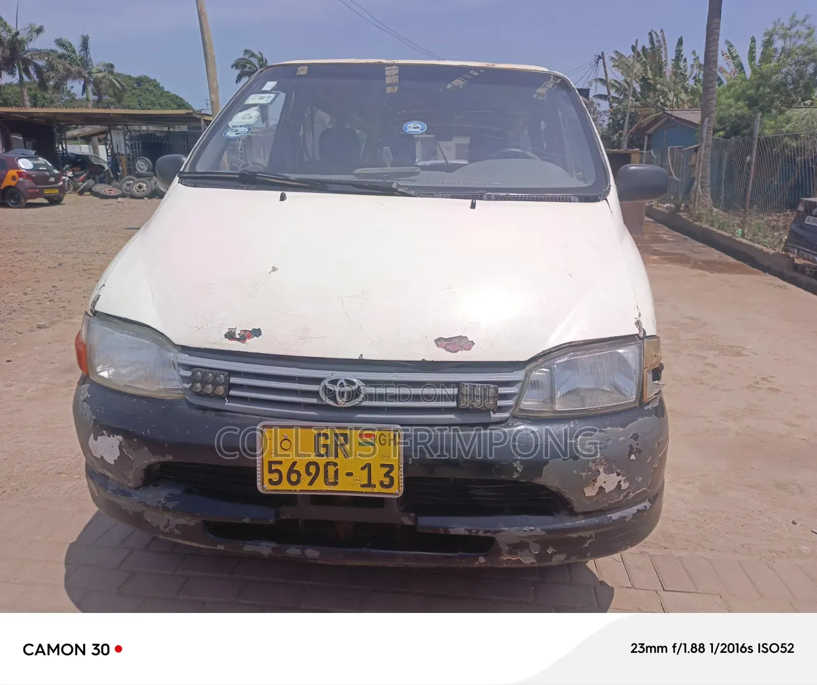 Toyota HiAce 2002 White