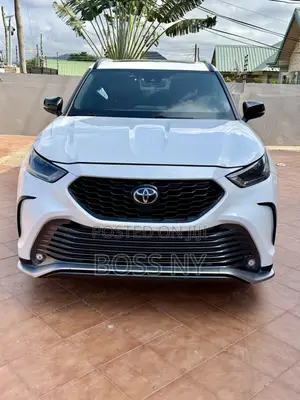 Toyota Highlander XSE 2021 White