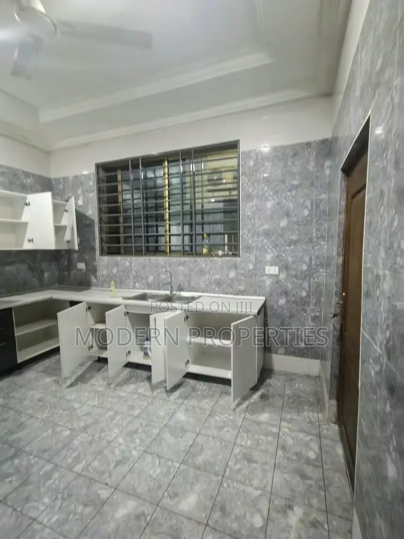 3bdrm Apartment in Modern Properties, Tseaddo for rent
