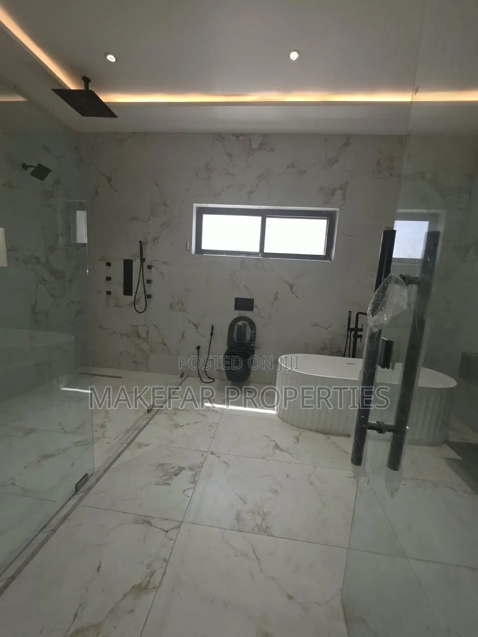 4bdrm House in Adjiriganor for sale