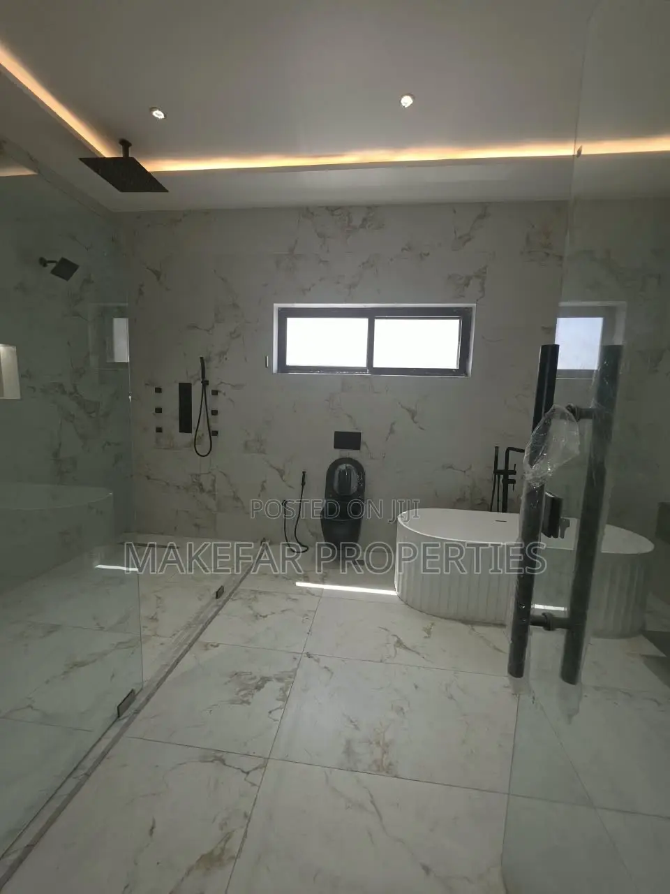 4bdrm House in Adjiriganor for sale