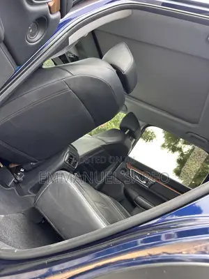 Honda CR-V Touring AWD 2019 Blue
