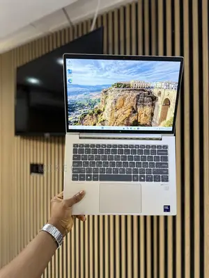 New Laptop HP EliteBook 640 G11 16GB Intel Core Ultra 5 SSD 512GB