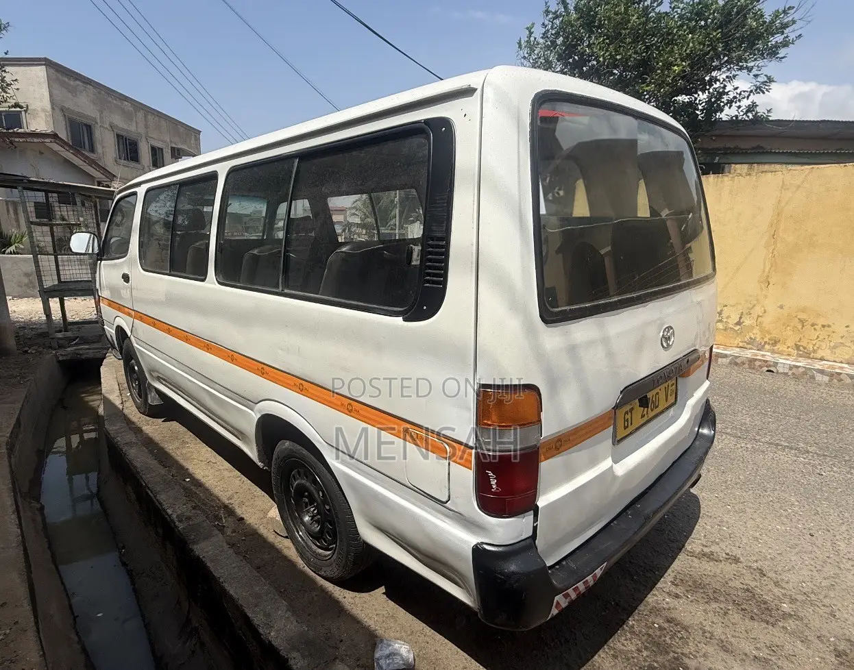 Toyota HiAce 2003 White