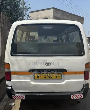 Toyota HiAce 2003 White