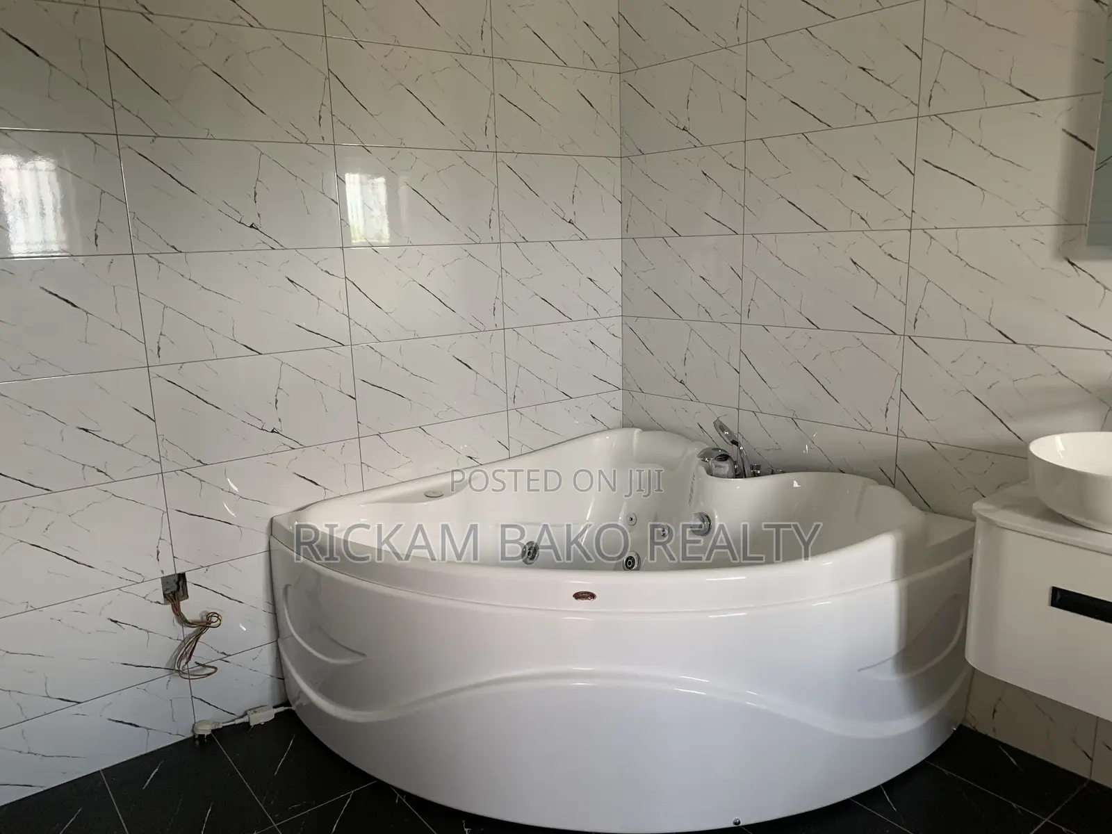 5bdrm House in Abokobi for rent