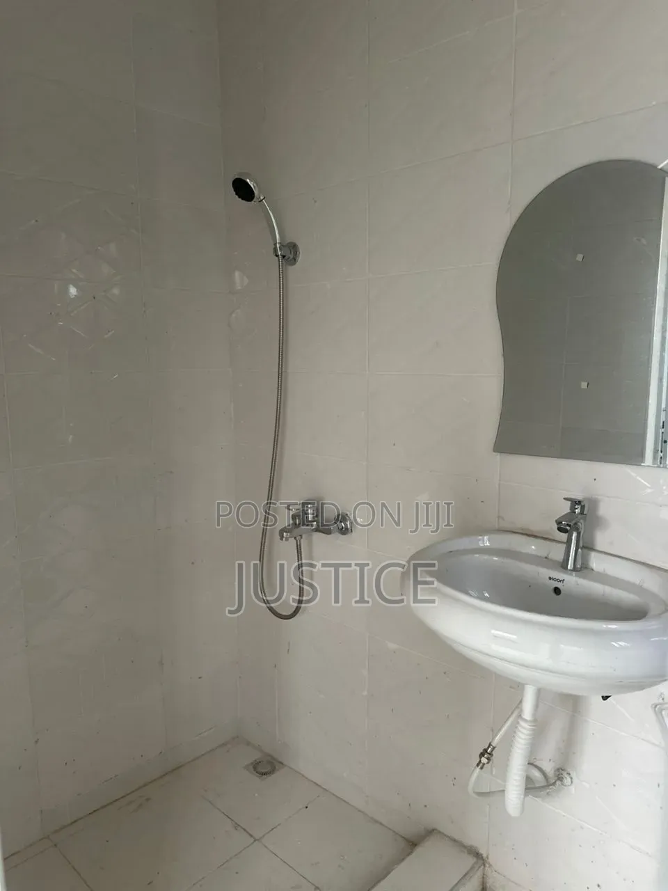 2bdrm House in Adom City Estate, Accra Metropolitan for sale