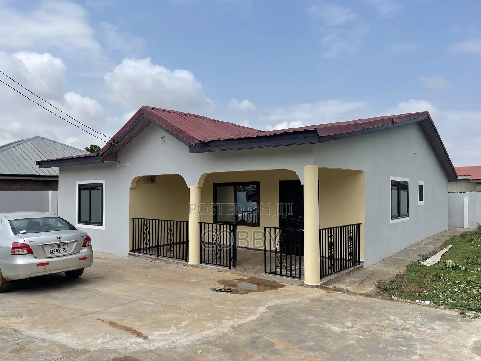 3bdrm House in Ayensu Estate, Valley View Area for rent