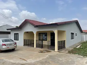 3bdrm House in Ayensu Estate, Valley View Area for rent