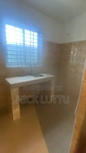 1bdrm Room & Parlour in Osu Ako-Adjei for rent