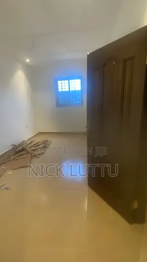 1bdrm Room & Parlour in Osu Ako-Adjei for rent