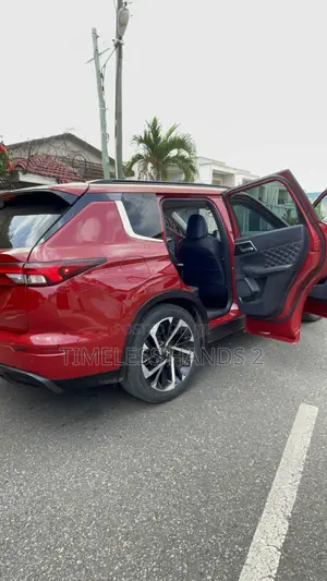 Mitsubishi Outlander SE 2022 Silver