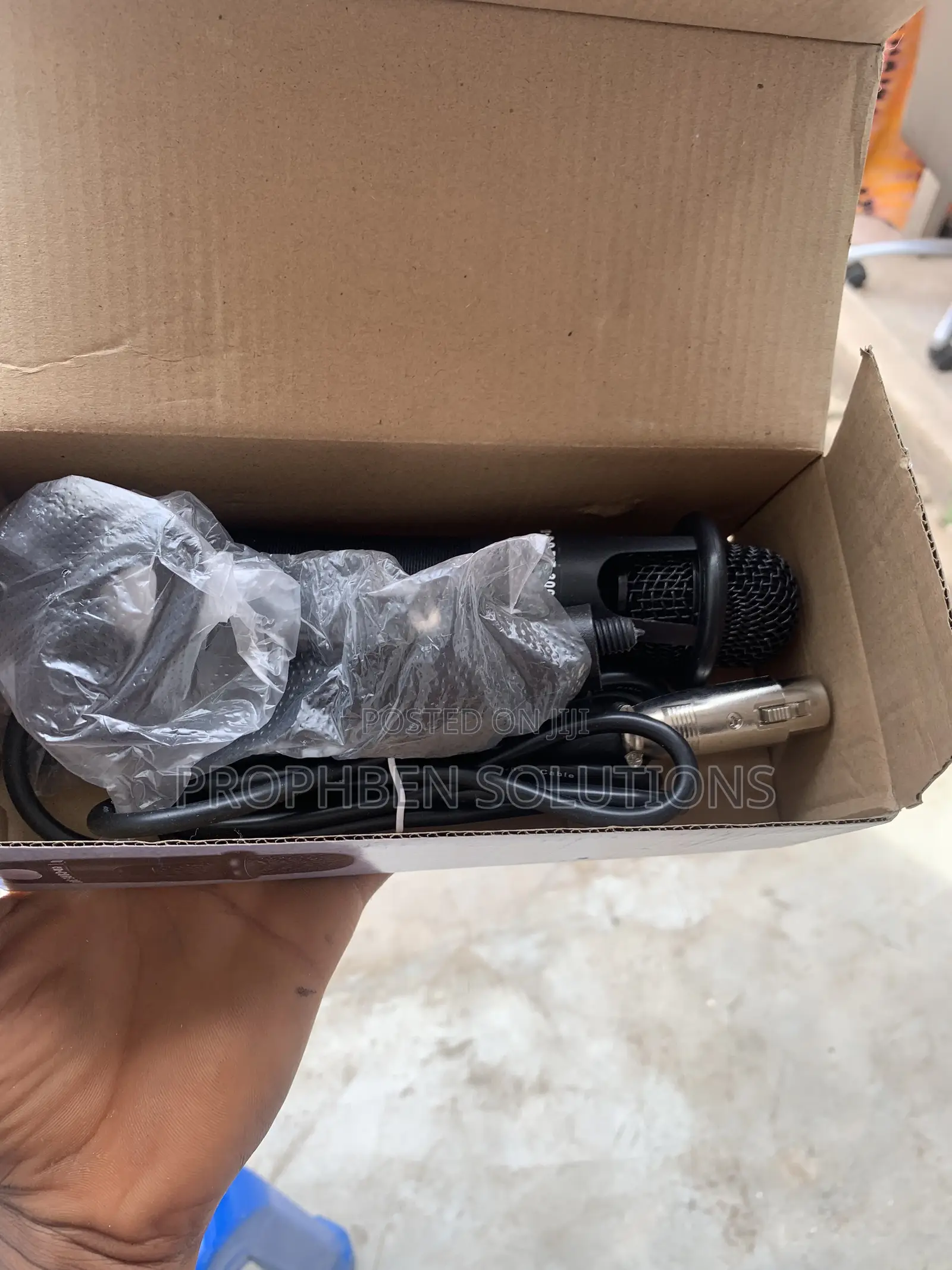 Professional Handheld Mic for Clear Sound Recording & Vocals | E-300 |