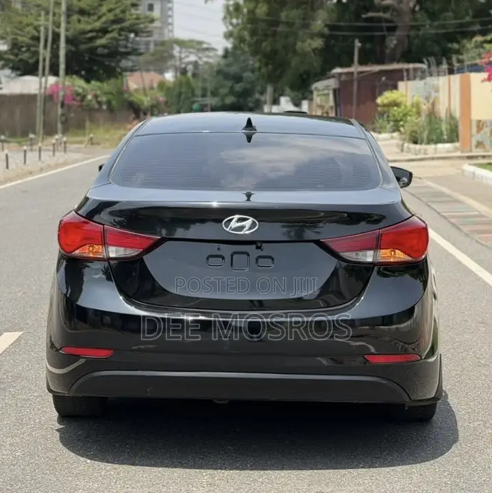 Hyundai Elantra SE Sedan FWD (1.8L 4cyl 6A) 2016 Black