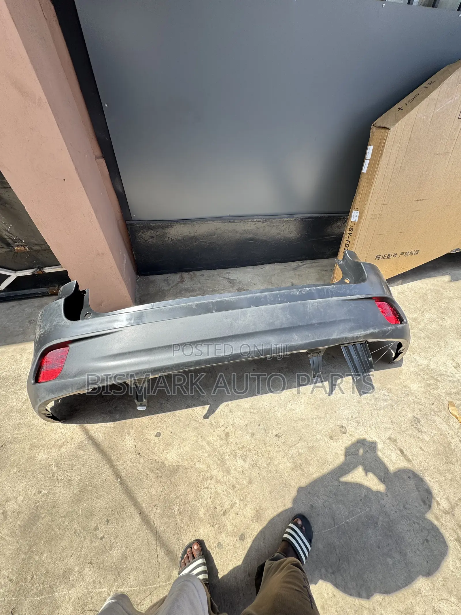 Toyota Highlander 2017 2018 2019 Back Bumper Complete