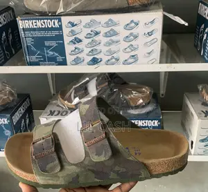 Brand New Birkenstock Arizona Double Strap Sandals – Black