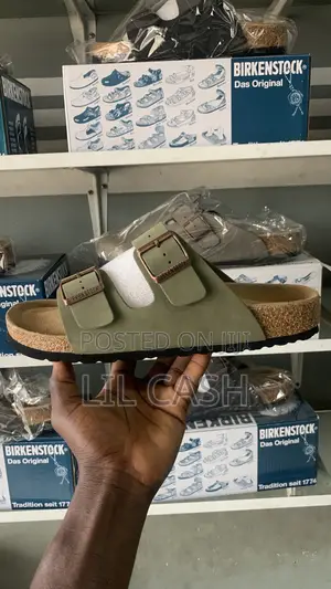 Brand New Birkenstock Arizona Double Strap Sandals – Black