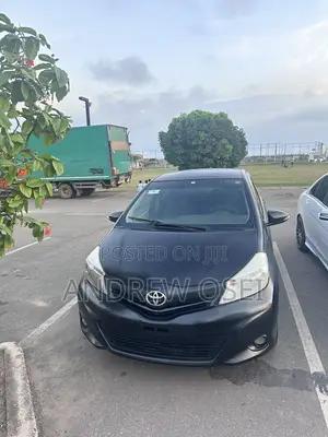 Toyota Vitz 1.3 FWD 3dr 2011 Black